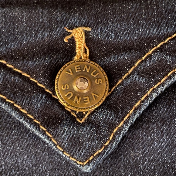 Venus Bermuda Jean Shorts Dark Wash Size 4 - Picture 7 of 12